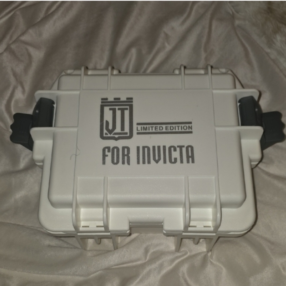 Invicta Jason Taylor (JT) Limited Edition 3-Slot Watch Collector Case. 